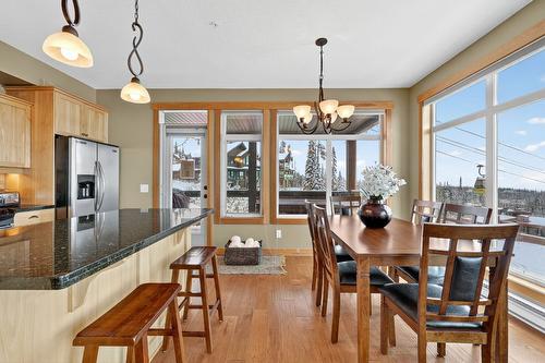 203-315 Whitehorse Lane, Big White, BC - Indoor Photo Showing Dining Room