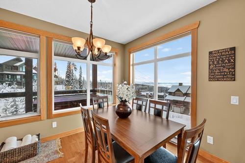 203-315 Whitehorse Lane, Big White, BC - Indoor Photo Showing Dining Room