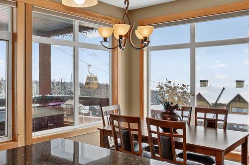 203-315 Whitehorse Lane, Big White, BC - Indoor Photo Showing Dining Room