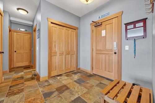 203-315 Whitehorse Lane, Big White, BC - Indoor Photo Showing Other Room