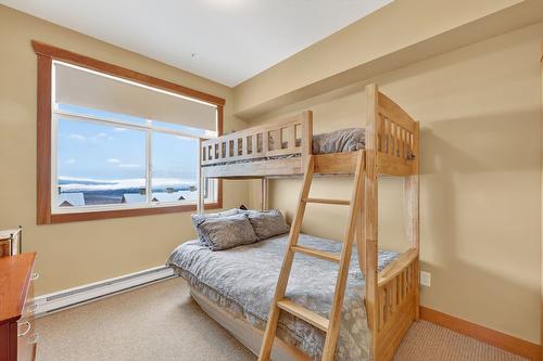 203-315 Whitehorse Lane, Big White, BC - Indoor Photo Showing Bedroom