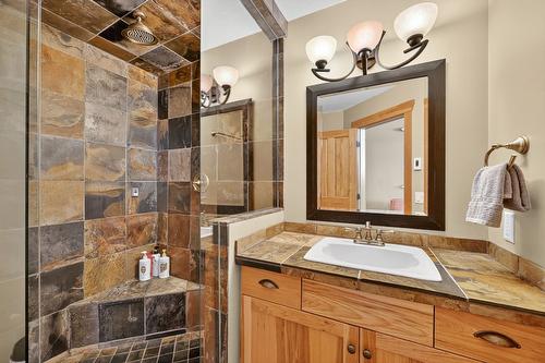 203-315 Whitehorse Lane, Big White, BC - Indoor Photo Showing Bathroom