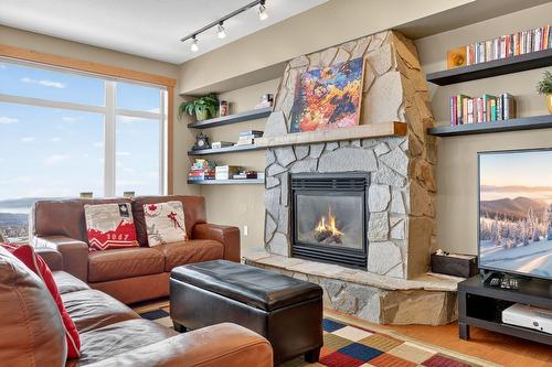 203-315 Whitehorse Lane, Big White, BC - Indoor Photo Showing Living Room With Fireplace