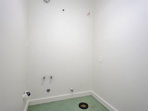 8-2070 Amelia Ave, Sidney, BC 