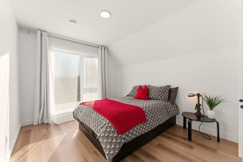 Chambre à coucher - 40 Rue Du Dépôt, Waterloo, QC - Indoor Photo Showing Bedroom