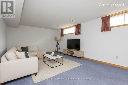 74 Belleview Crescent, North Bay (College Heights), ON - Indoor