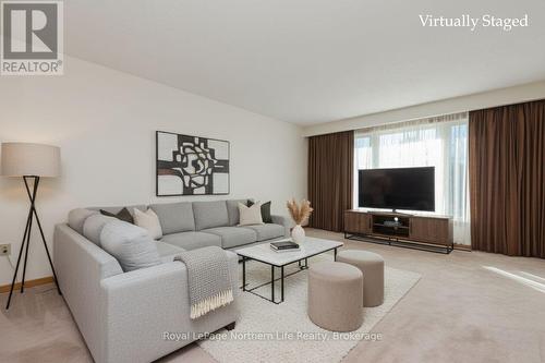74 Belleview Crescent, North Bay (College Heights), ON - Indoor Photo Showing Living Room