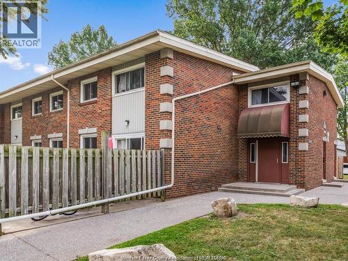 1930 COLUMBIA COURT Unit# 27  Windsor, ON N9E 1B1