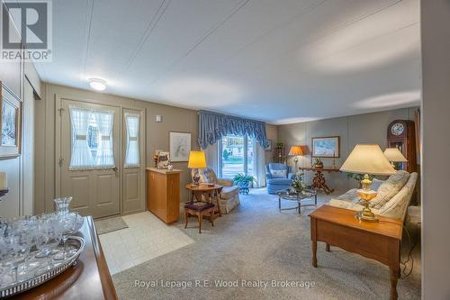 10085 Culloden Road, Bayham, ON - Indoor Photo Showing Living Room
