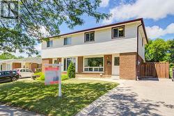 718 EAGLEMOUNT CRESCENT  Mississauga, ON L5C 1N9