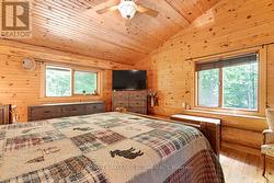 Lots of light in primary bedroom - 