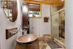 Lower level 3-pc bathroom - 