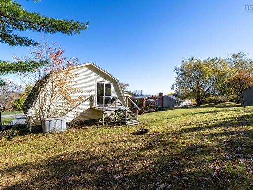 25 Maple Avenue, Hantsport, NS 