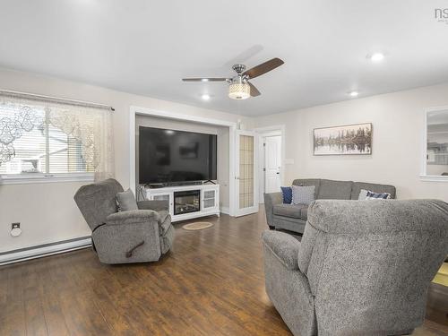 25 Maple Avenue, Hantsport, NS 