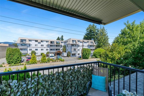 207-2568 Dingwall St, Duncan, BC - Outdoor With Balcony