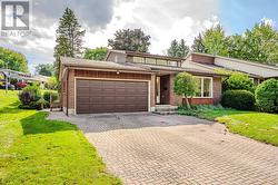2 PICKWICK PLACE  Guelph (Willow West/Sugarbush/West Acres), ON N1H 7V8