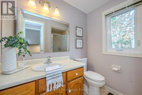 3rd Level Primary Ensuite - 2 Pickwick Place, Guelph (Willow West/Sugarbush/West Acres), ON - Indoor Photo Showing Bathroom