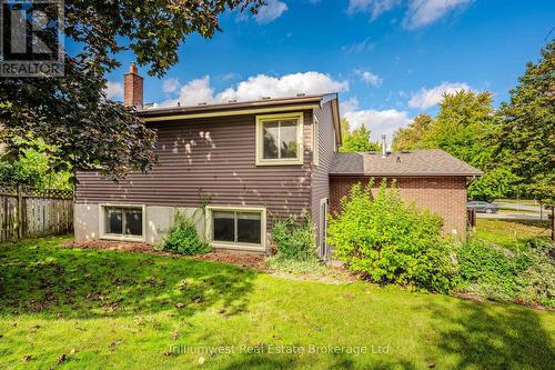 Rear Elevation - 2 Pickwick Place, Guelph (Willow West/Sugarbush/West Acres), ON - Outdoor