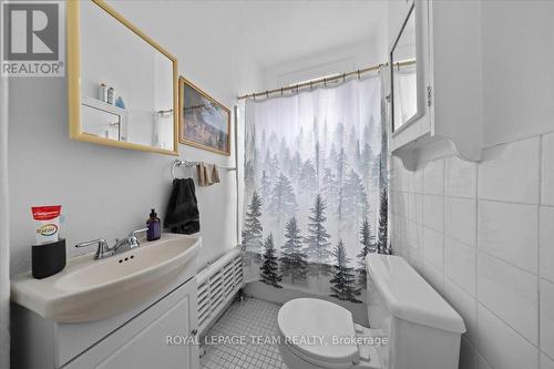 479 Cooper Street, Ottawa, ON - Indoor Photo Showing Bathroom