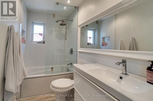 2448 Capilano Crescent, Oakville, ON - Indoor Photo Showing Bathroom