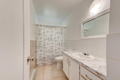 Bathroom - 7151 Av. Champchevrier, Montréal (Anjou), QC - Indoor Photo Showing Bathroom