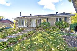 102 Rue De Mésy  Boucherville, QC J4B 4C8