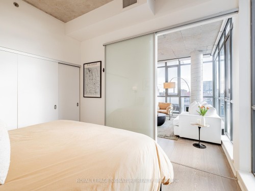 514-8 Gladstone Avenue, Toronto, ON - Indoor Photo Showing Bedroom