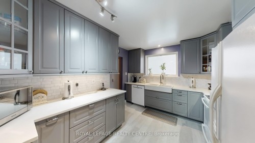 3199 Rymal Road, Mississauga, ON - Indoor Photo Showing Kitchen