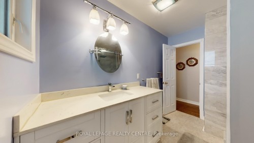 3199 Rymal Road, Mississauga, ON - Indoor Photo Showing Bathroom
