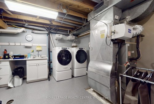 3199 Rymal Road, Mississauga, ON - Indoor Photo Showing Laundry Room