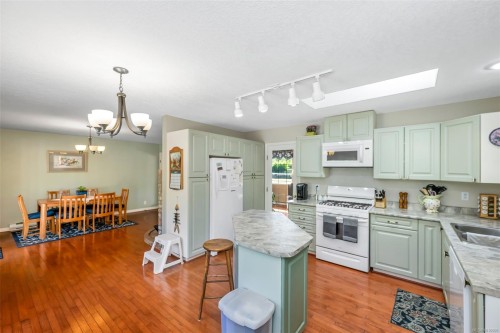 4759 Yellow Point Rd, Ladysmith, BC 