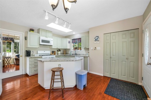 4759 Yellow Point Rd, Ladysmith, BC 