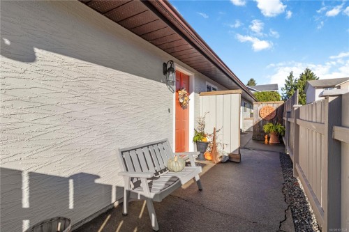 2-2034 Weiler Ave, Sidney, BC - Outdoor With Deck Patio Veranda With Exterior