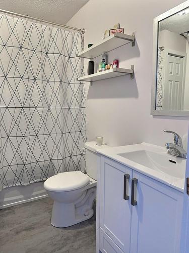 Salle de bains - 196 2E Avenue, Témiscaming, QC - Indoor Photo Showing Bathroom