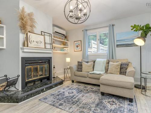 7 Lake Charles Drive, Dartmouth, NS 