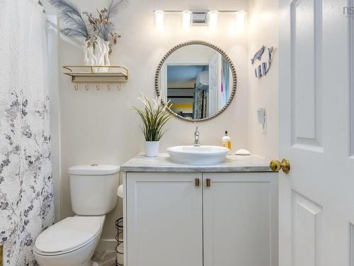 7 Lake Charles Drive, Dartmouth, NS 