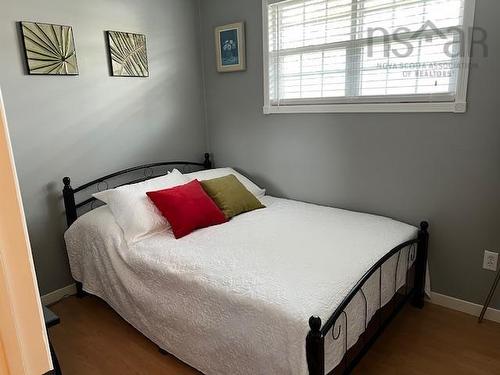 5 Dickson Drive, North River, NS 