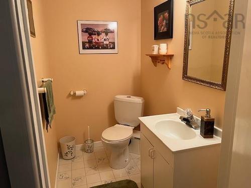 5 Dickson Drive, North River, NS 