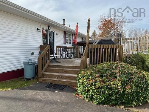 5 Dickson Drive, North River, NS 
