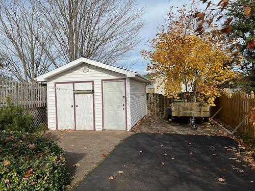 5 Dickson Drive, North River, NS 