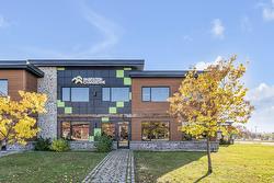 4740 Boul. Henri-Bourassa  Québec (Charlesbourg), QC G1H 0B3