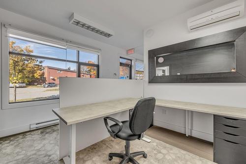 Office - 4740 Boul. Henri-Bourassa, Québec (Charlesbourg), QC - Indoor