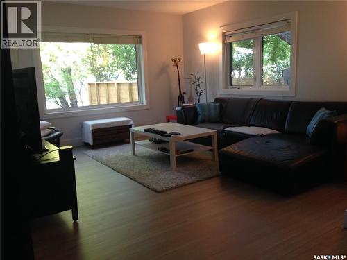 311 7Th Street E, Wynyard, SK - Indoor Photo Showing Living Room