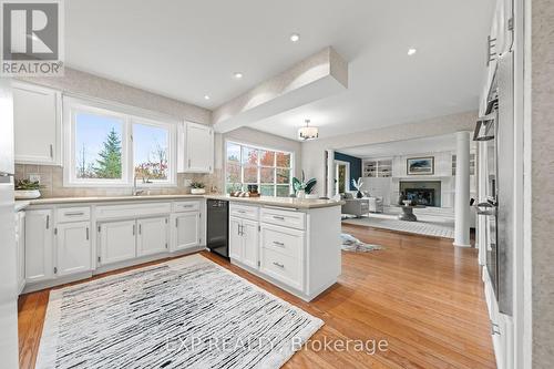 362 Pommel Gate Crescent, Waterloo, ON - Indoor Photo Showing Kitchen
