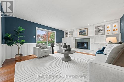 362 Pommel Gate Crescent, Waterloo, ON - Indoor Photo Showing Living Room With Fireplace