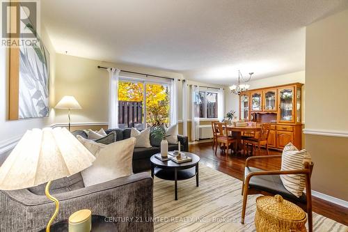 15 - 36 Champlain Crescent, Peterborough (Northcrest Ward 5), ON - Indoor Photo Showing Living Room