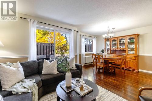 15 - 36 Champlain Crescent, Peterborough (Northcrest Ward 5), ON - Indoor Photo Showing Living Room