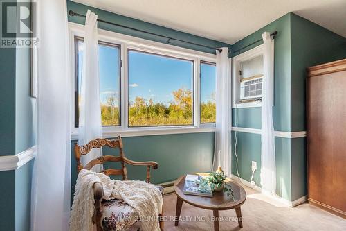 15 - 36 Champlain Crescent, Peterborough (Northcrest Ward 5), ON - Indoor