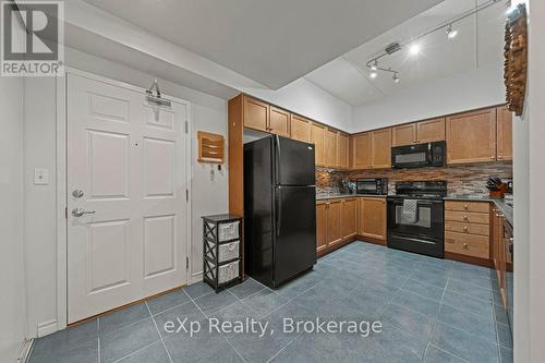 315 - 308 Watson Parkway N, Guelph (Grange Road), ON - Indoor Photo Showing Kitchen