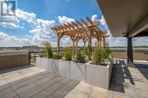 202 - 106 Bard Boulevard, Guelph (Pineridge/Westminster Woods), ON - Outdoor